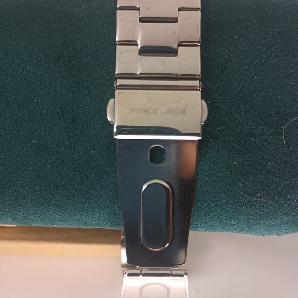 Betsy Johnson Silver Watch with beautiful Pink Crystal bezel. - Picture 3 of 4